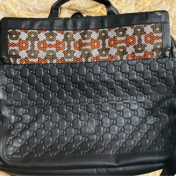 Authentic Gucci leather zippered tote - Picture 3 of 12